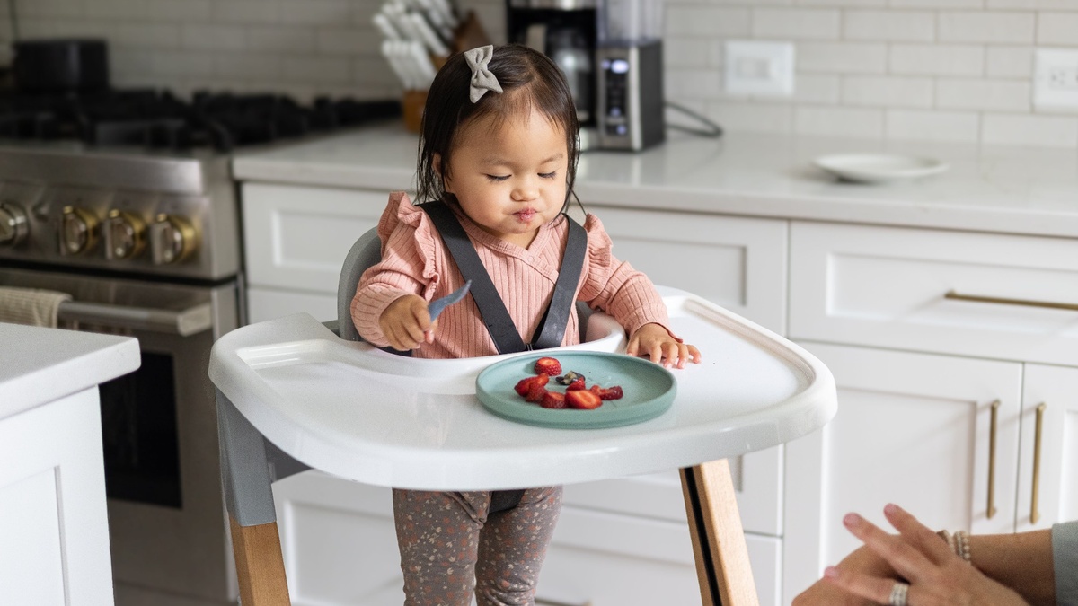 A Mom’s Frightening Feeding Experience With Her Son Inspires 2x Award-Winning VezaFlex ™ High Chair
