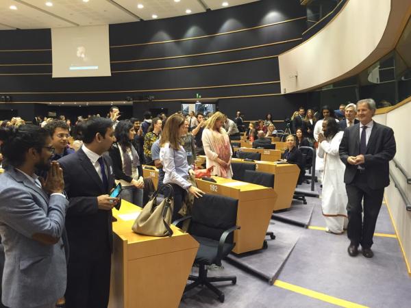 Yoga Unites the European Parliament with Sri Sri Ravi Shankar's Program