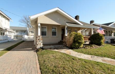 Brenda Connolly, Broker and Owner of The Connolly Agency, offers a Home Buyers Seminar