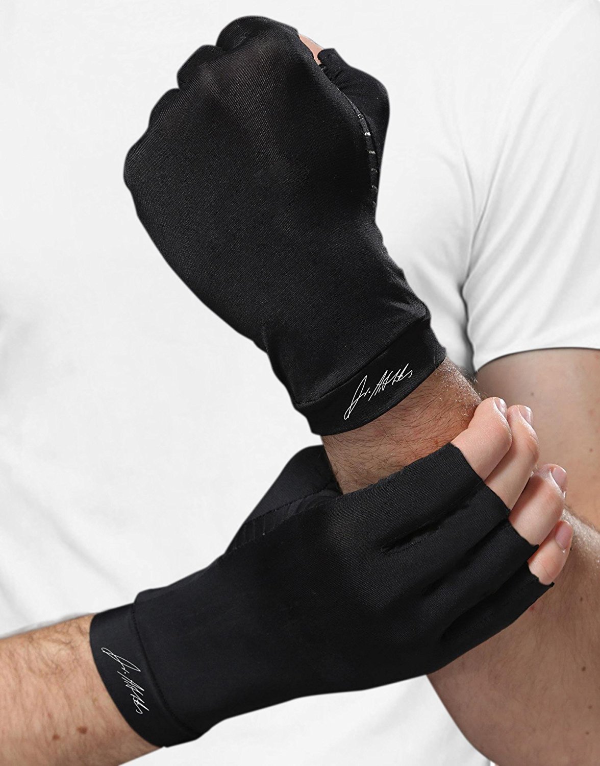 Ask Dr. Arthritis: What Do I Need to Look For in Compression Gloves?