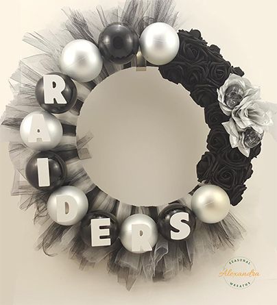 Alexandra Seasonal Wreaths, WreathsbySeason.com, Sells Wreaths For All Seasons