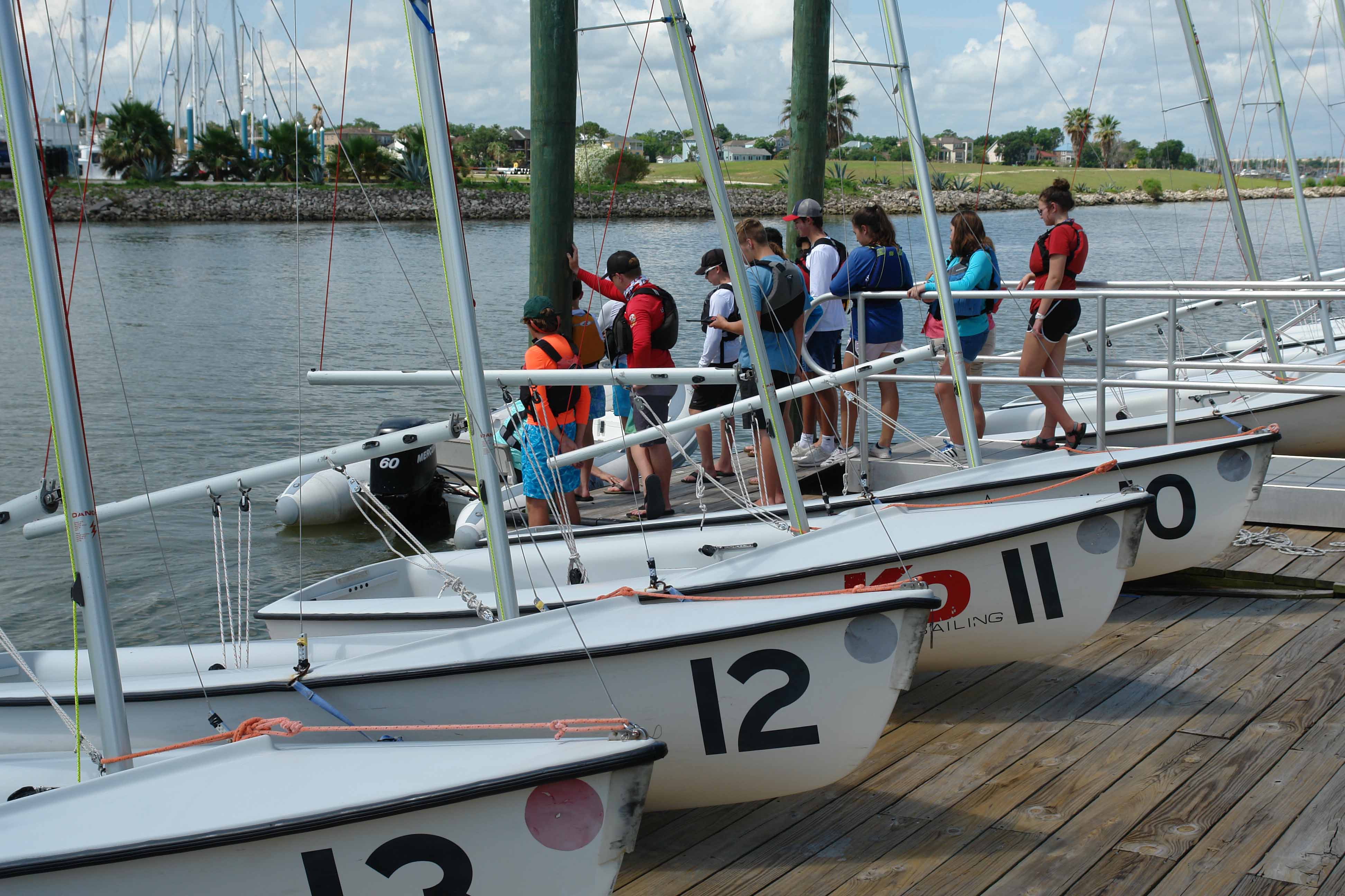 Lakewood Yacht Club &amp; Galati Yacht Sales Team Up to Host Youth Powerboat Safety Class