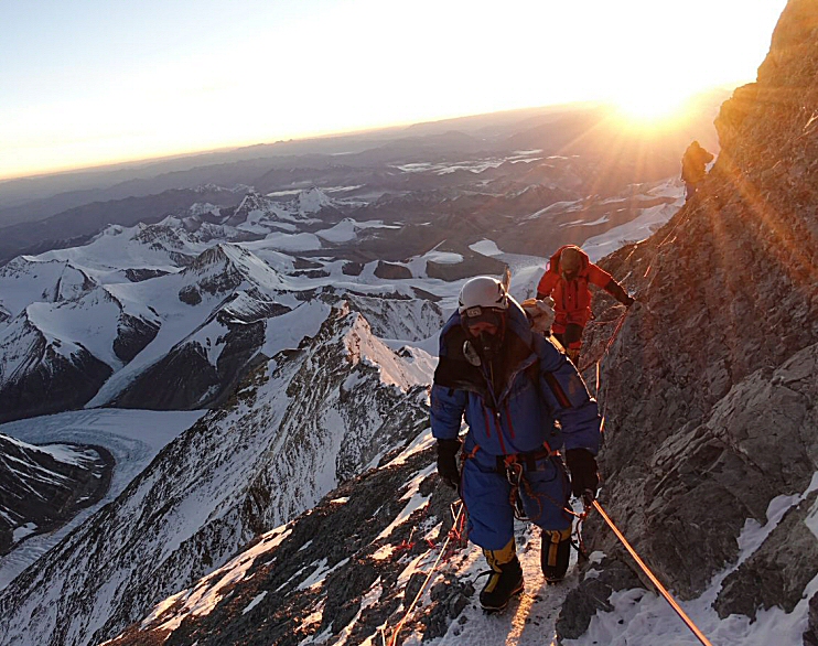 Alpinist Adrian Ballinger and Climbing Team Successfully Summit Mt. Everest and Cho Oyu in 23 Days