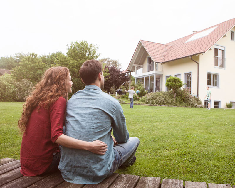 Daniel Yelovich walks first-time home buyers through the mortgage application process