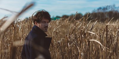 The fantastic new track Into The Dark from renowned British rock / pop artist Alistair Griffin.