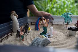 Innovative Study, Co-Authored by Pacific Quest’s Clinical Director Dr. Lorriane Freedle, Explores the Benefits of Sandplay in Young Adult Outdoor Behavioral Healthcare Programs