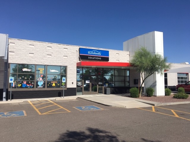 Autobody Solutions Peoria wins the 2021 ThreeBestRated® award for one of the top rated Auto body shops in Peoria