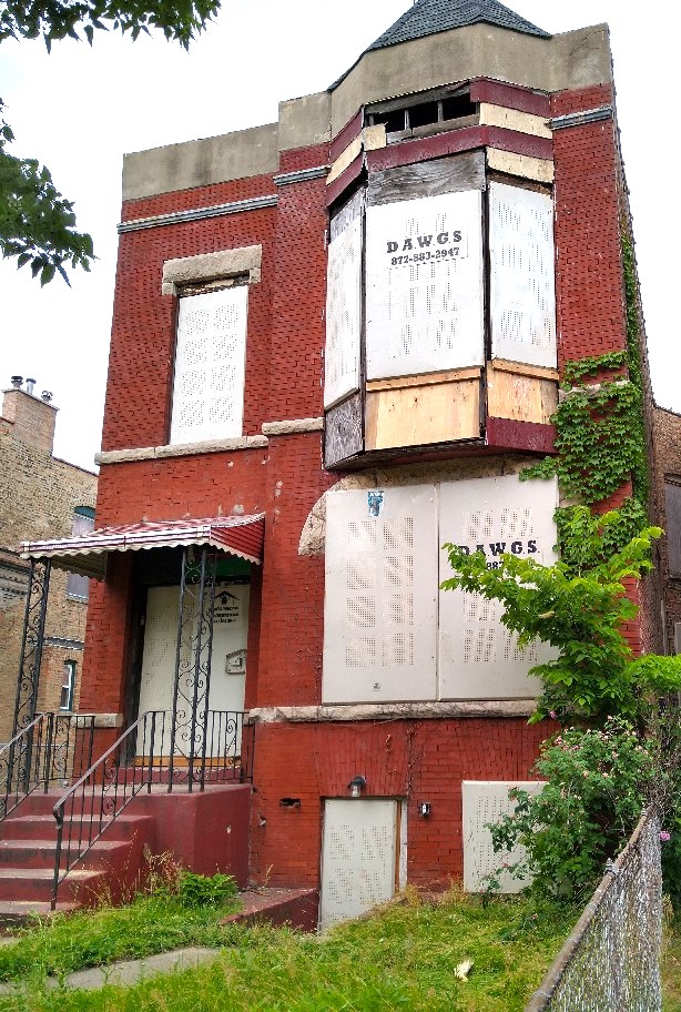 DAWGS Secures a Piece of Chicago Blues History