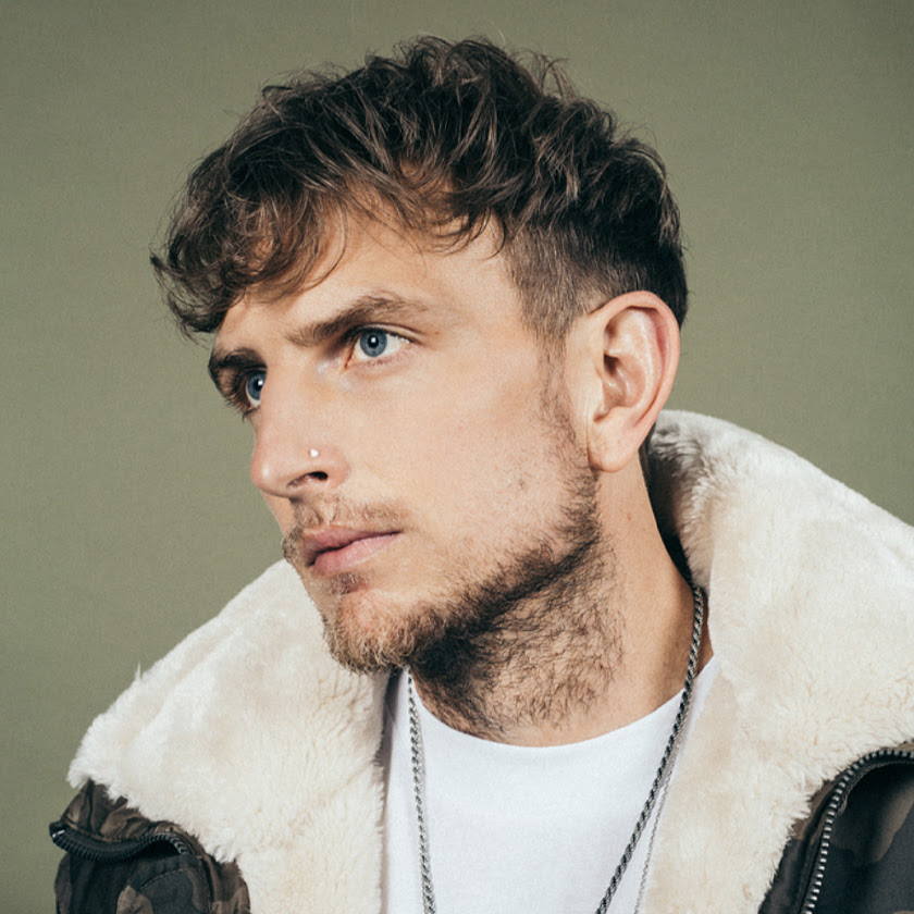 Moonlight from up and coming London based R&B / Pop artist Scott Vlassis