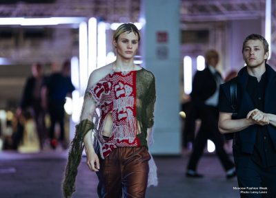 Back to glamor: fashionistas from Paris to Milan dress fancy with feathers and glitter [source: Fashion Art]