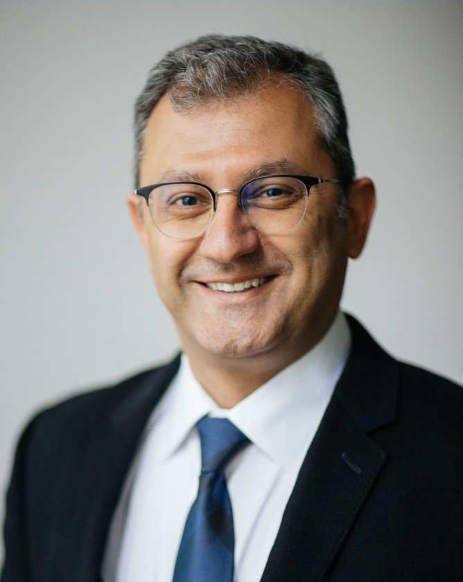 Vancouver's Renowned Cosmetic Dentist, Dr. Shahdad Ayoughi, Wins the 2022 Threebestrated® Award for Best Cosmetic Dentist
