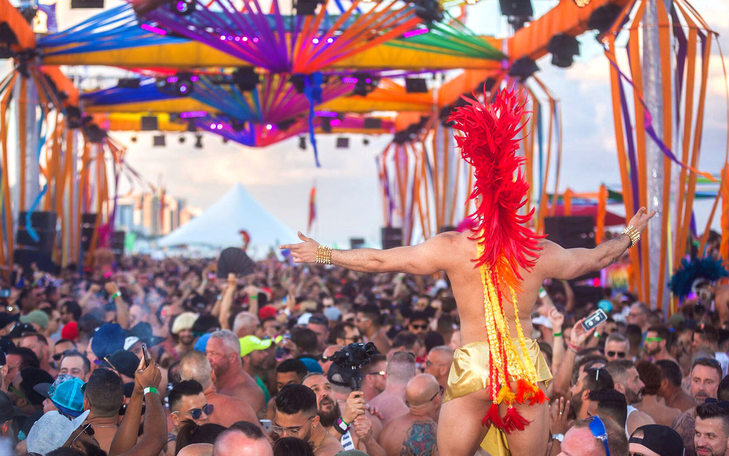Welcome March in style with a Winter bash at sunny Miami with the Beacon Hotel!