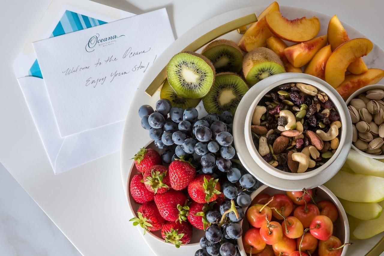 Hilton’s Oceana Hotel "Breakfast in Bed" Package Offers Locally Sourced Artisanal Treats & Serenity