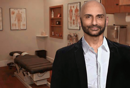 The 2023 ThreeBestRated® Award Winner - Dr Selim Karout Chiropraticien D.C., Briefs Chiropractic Care For Fibromyalgia