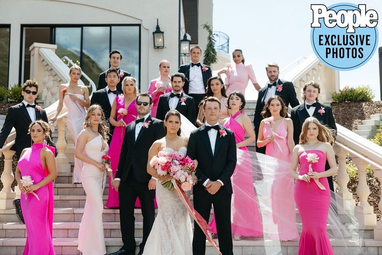 Tyler Barnhardt and Adriana Schap Wed at Siempre in a Beautiful Ceremony