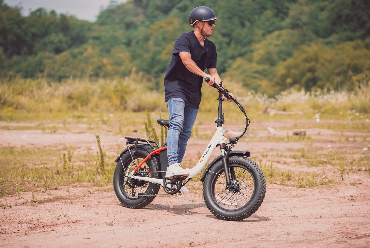 5 Tips for Riding a HiPEAK Electric Bike Safely in the City