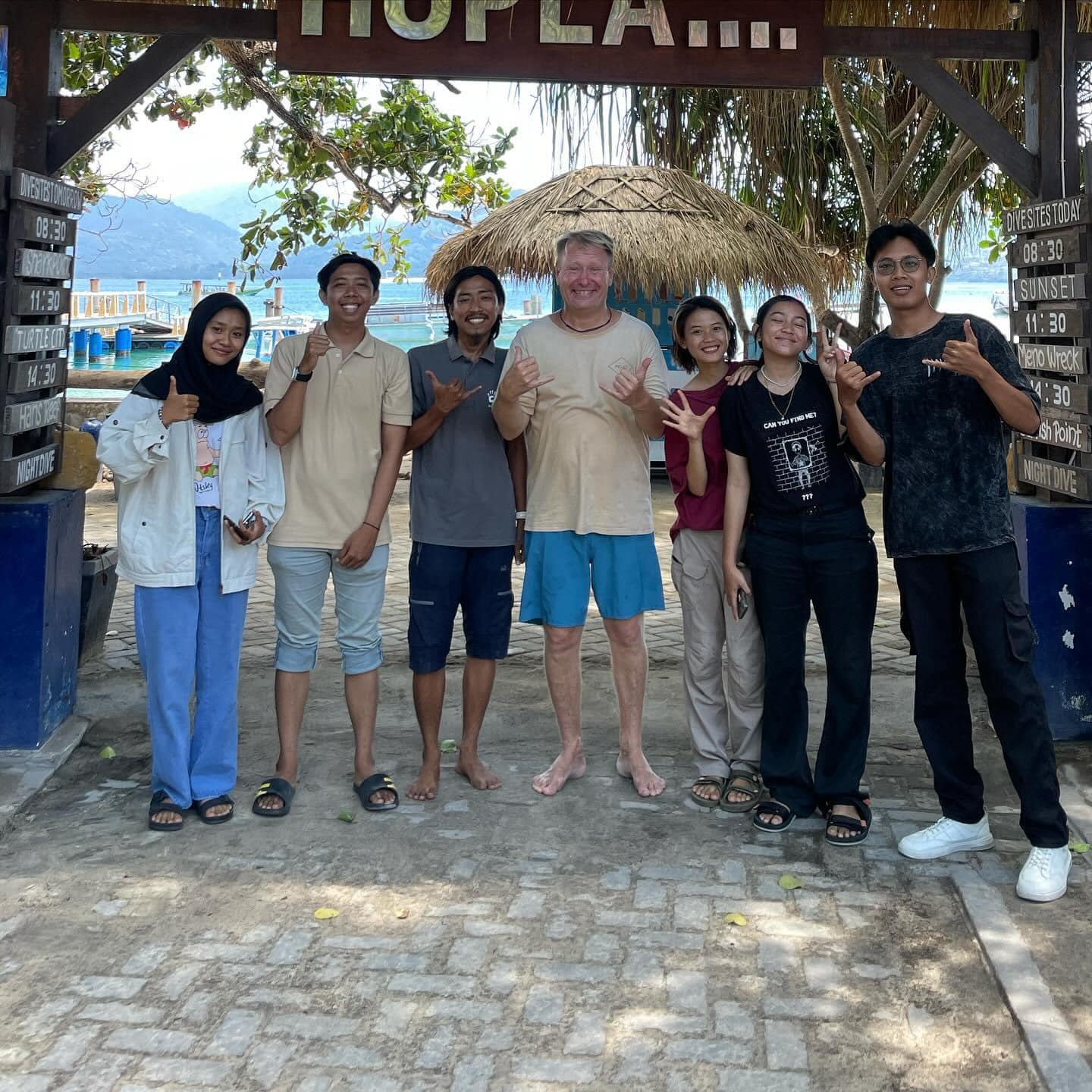 Exploring Marine Conservation in Indonesia: Oceans 5 Gili Air's Collaborative Initiatives