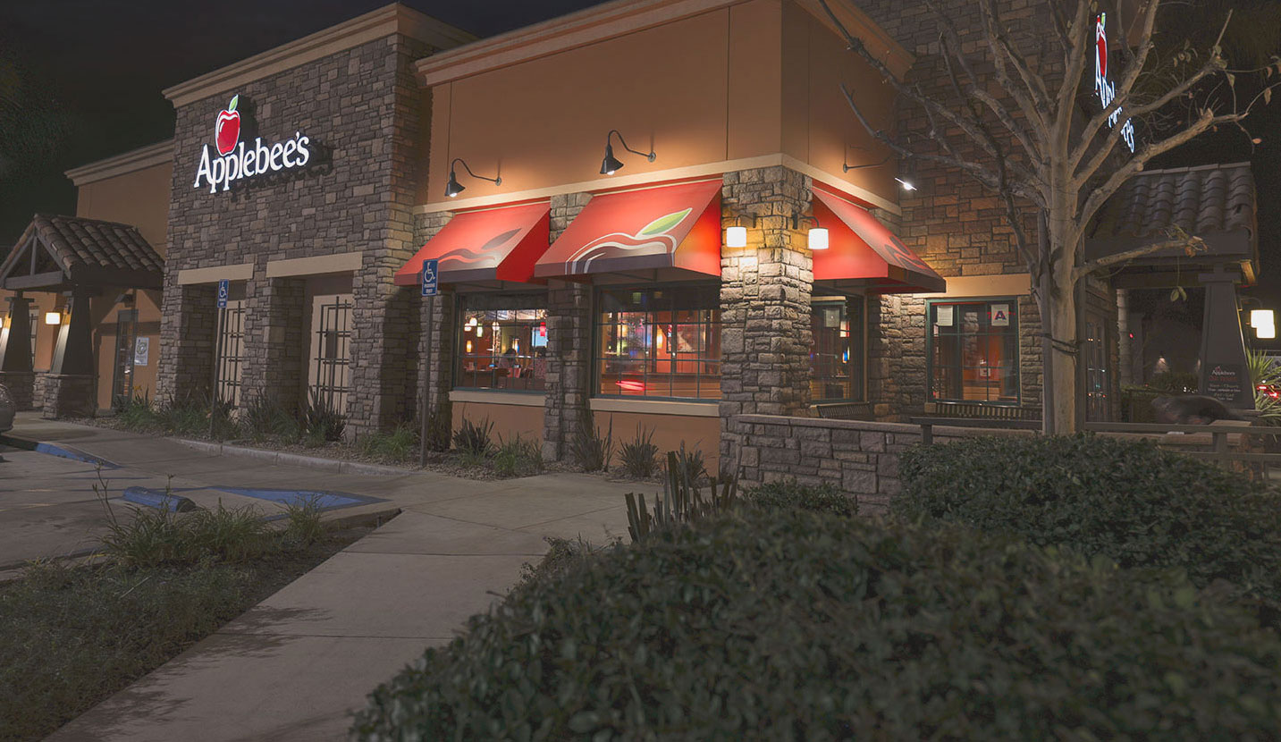 Doherty Enterprises-owned Applebee’s® in Lindenhurst, NY Unveils a Fresh New Look