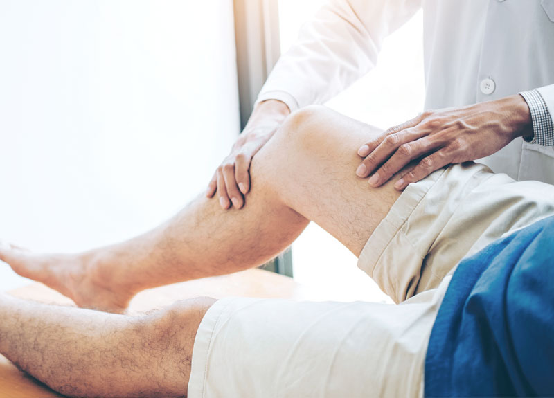 Fort Wayne Chiropractor, Dr. Busch Offers Non-Surgical Knee Pain Treatment with Stem Cell Stimulation Protocol™