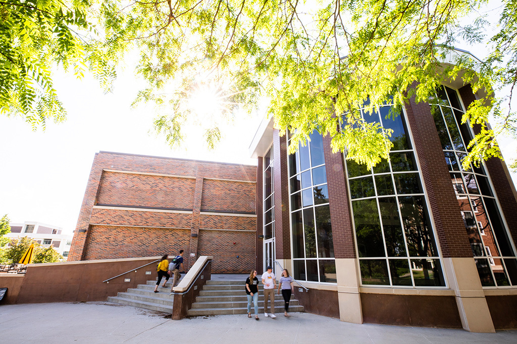 Wayne State College Selects eCampus.com to Support Unified Online Bookstore and On-Campus Retail Experience